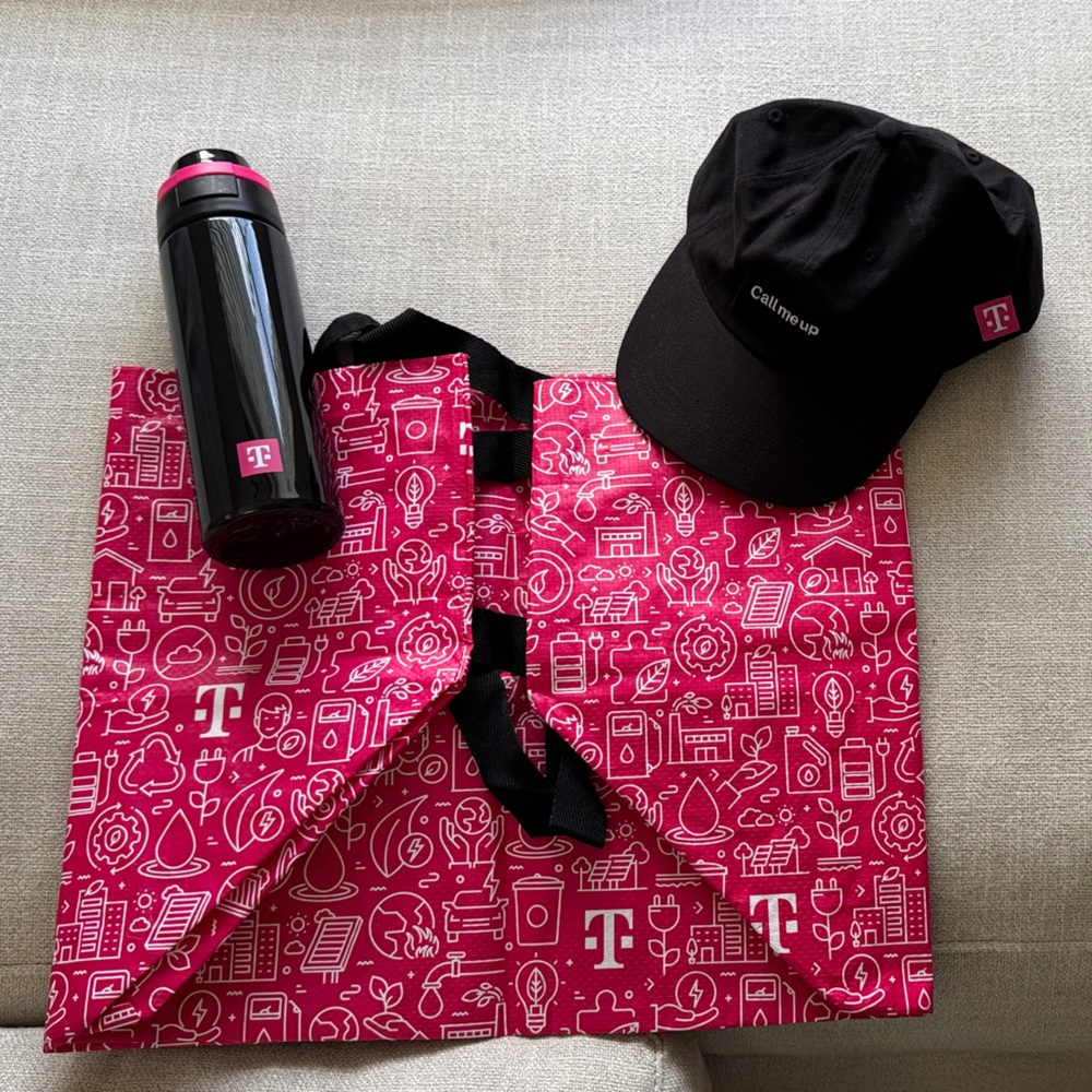 T-Mobile Pink Logo Tote with Tumbler & Cap New withy tag